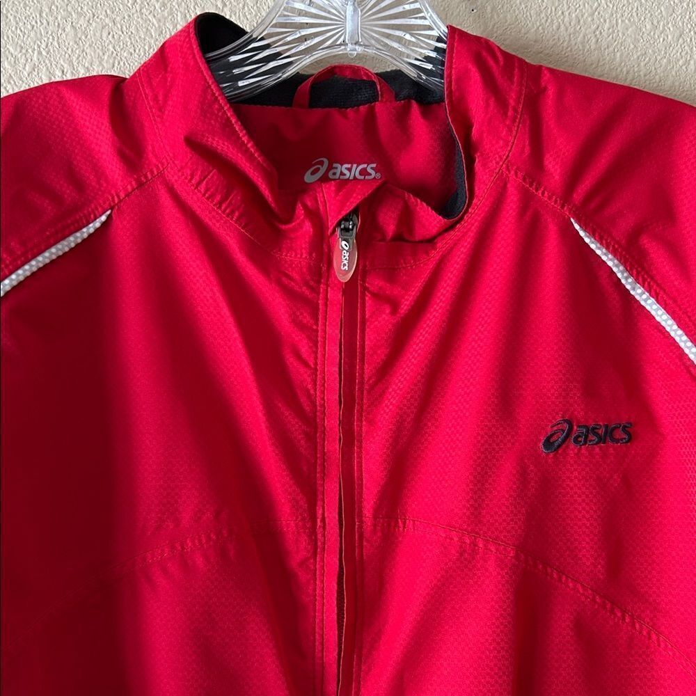 ASICS Men’s Red Rain Jacket - Picture 3 of 6